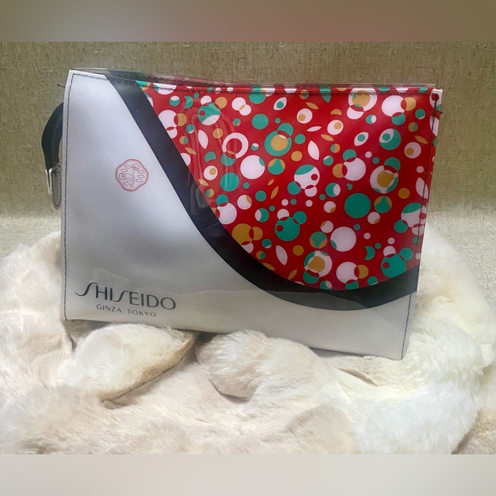 ‼️BUY IT TODAY AT HALF PRICE‼️ Shiseido Red and Green Patterned Pouch